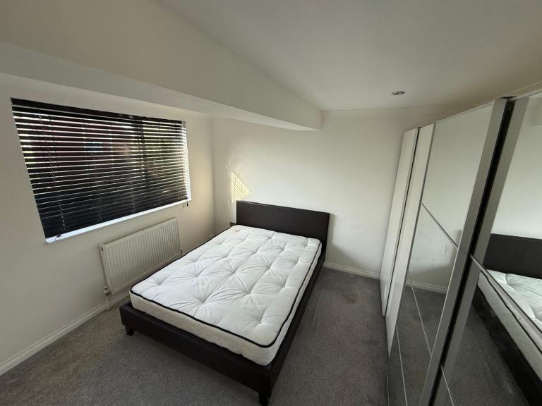 King Size Room Hemel Hempstead All Bills Included Sought After Location 