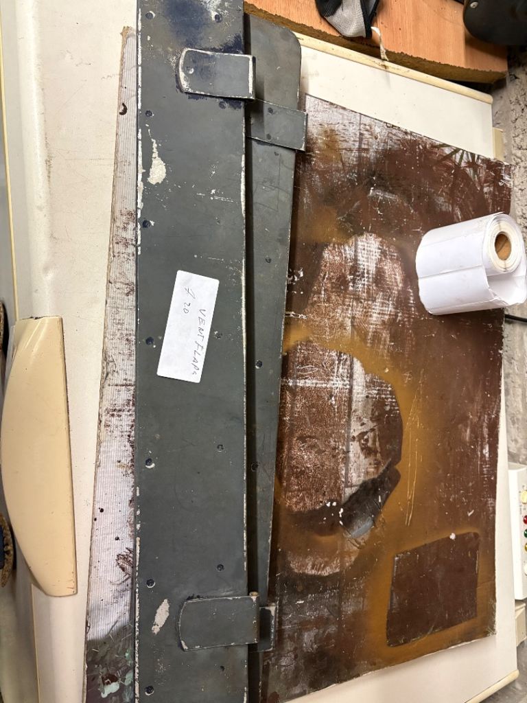 Land Rover vent flaps 