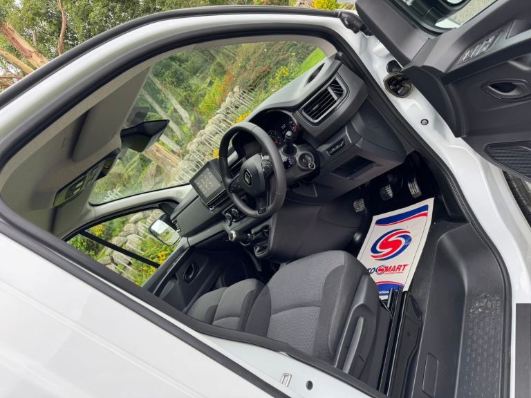 Renault, TRAFIC, 6 SEATER, Panel Van, 2023, Manual, 1997 (cc)