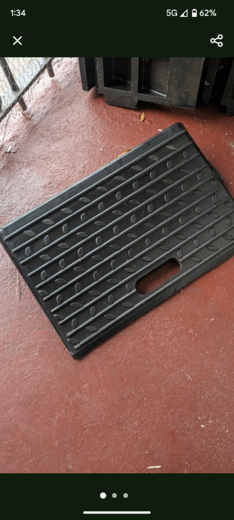 Heavy weighted Rubber Ramps x 4
