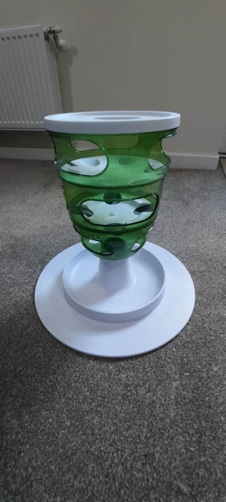 Interactive puzzle toy /feeder 1