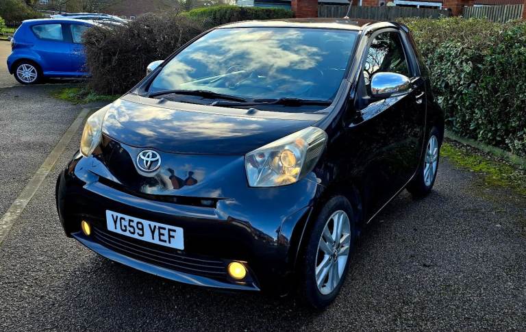 Toyota IQ 1.3 Auto Black Leather Satnav Chrome Mirrors Top Spec Fully Loaded