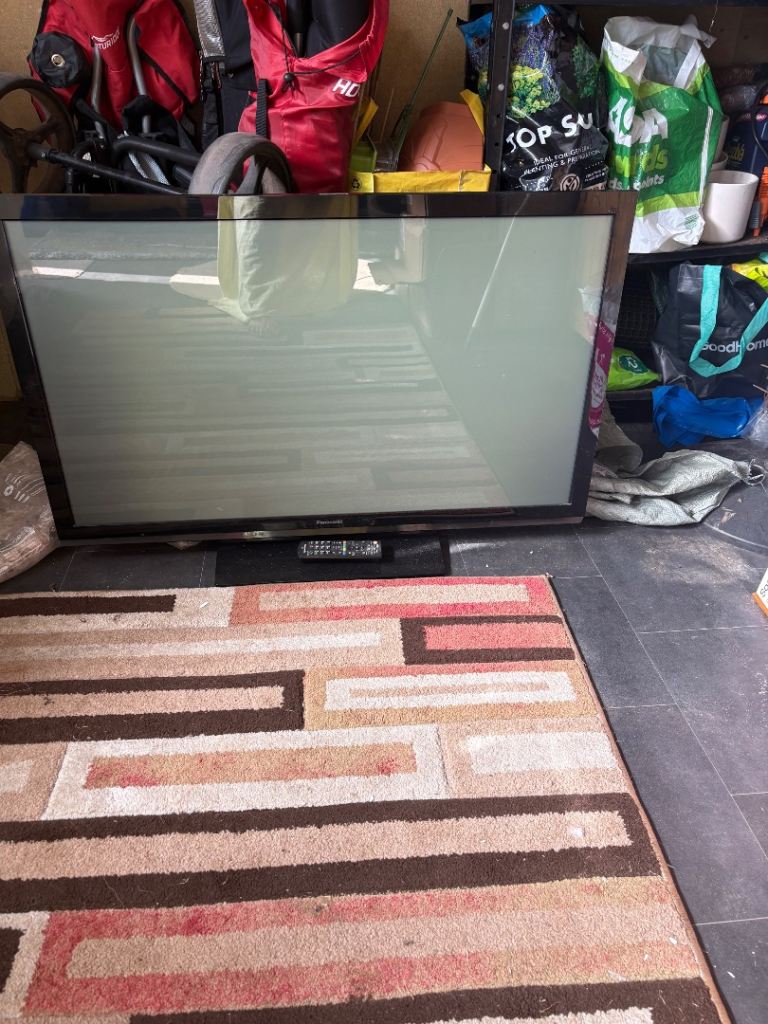 Panasonic 42-inch Plasma TV (TX-P42S20B) – Good Condition