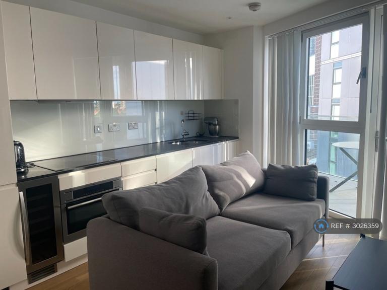 Studio flat in Brent House, London, SW8 (#3026359)
