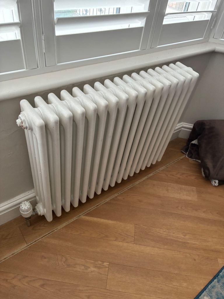 White Column Radiator – Good Condition