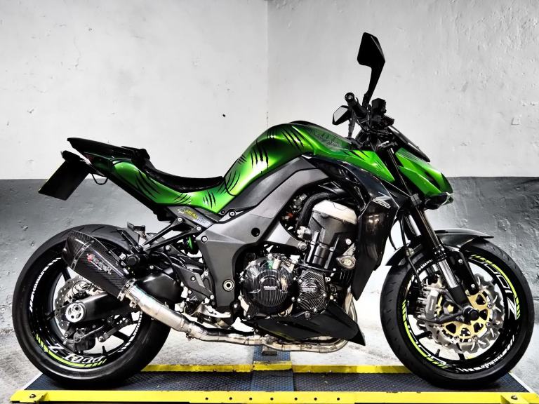 Kawasaki Z1000 Lextek Carbon pipes ,stunning Naked Streetfighter Hooligan bike 