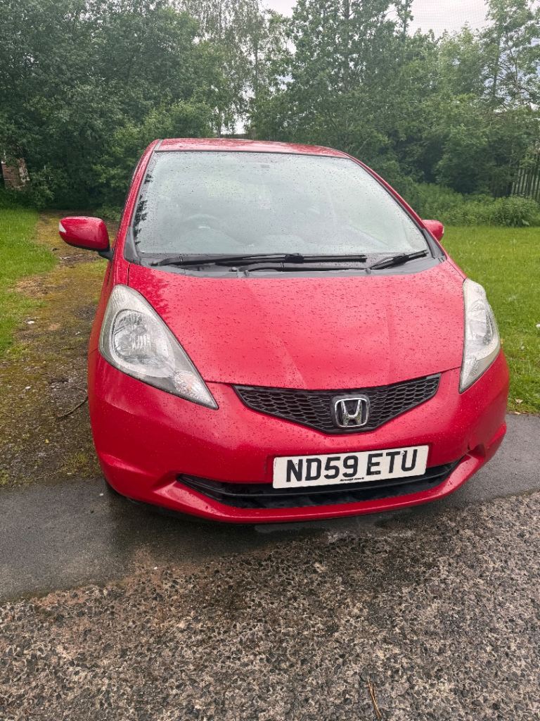 Honda Jazz 2009 semi automatic hatch back