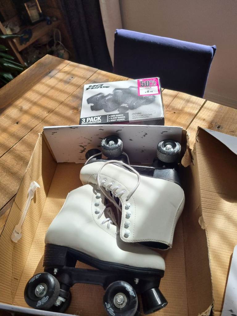 Roller skates and protection pack.