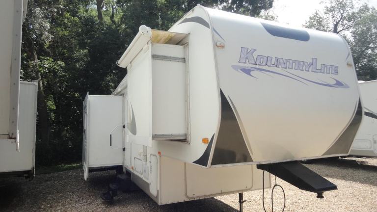 Kountrylite Fifth Wheel Trailer