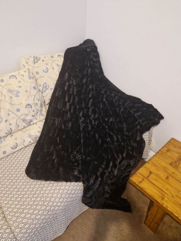 Sofa/bed throw
