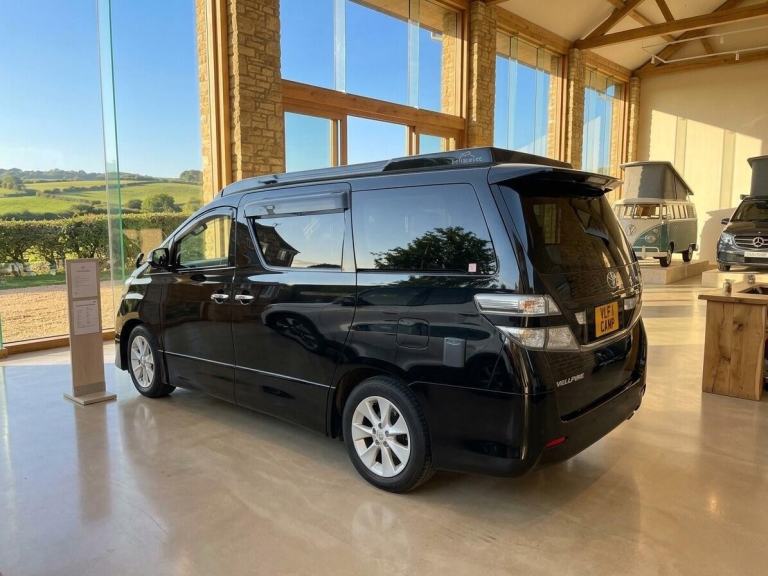 2010 Toyota Vellfire