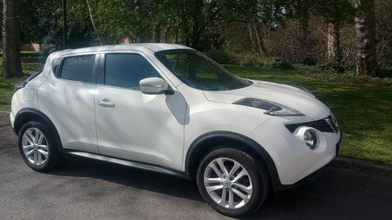Nissan Juke 2017, 1.6 petrol,automatic.