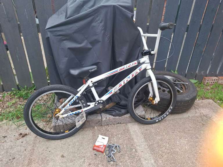Ninja BMX Bike – White, Good Condition