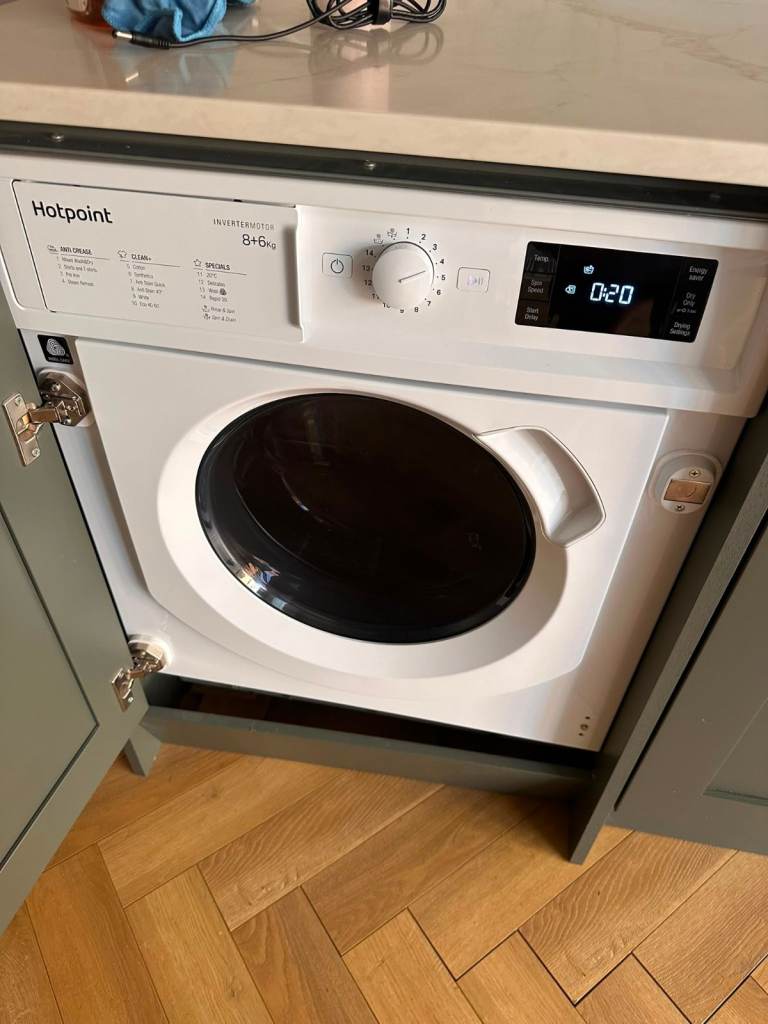 Hotpoint Built-In Washing/ Dyring Machine – White, Great Condition