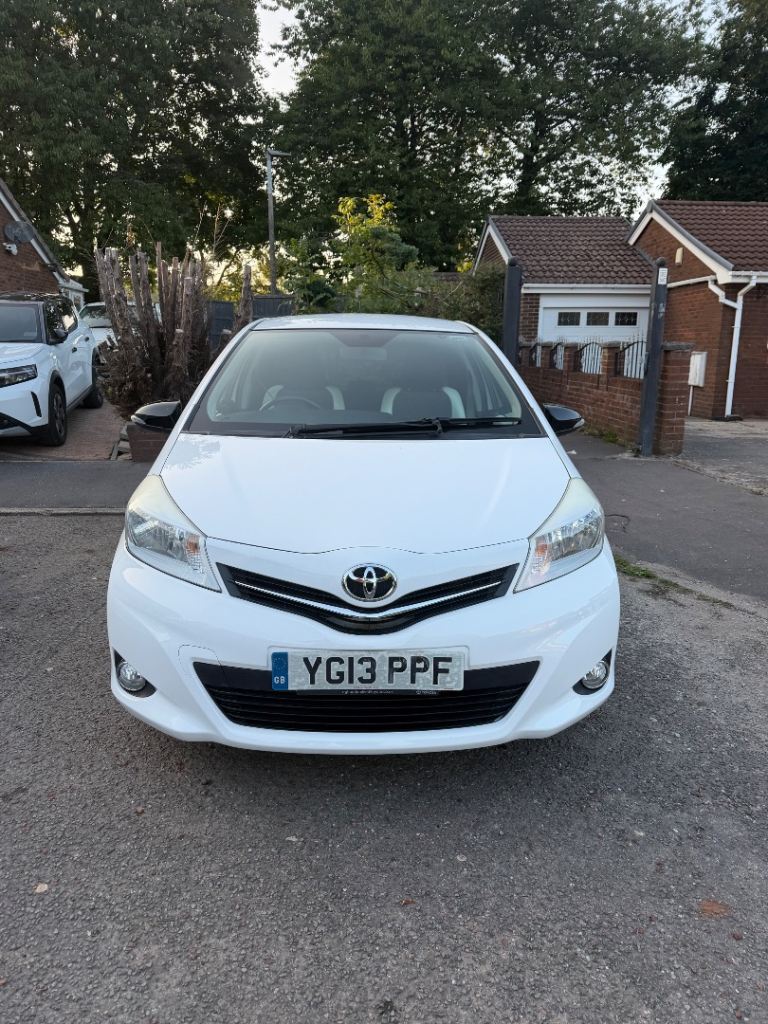 Toyota, YARIS, Hatchback, 2013, Manual, 1329 (cc), 5 doors