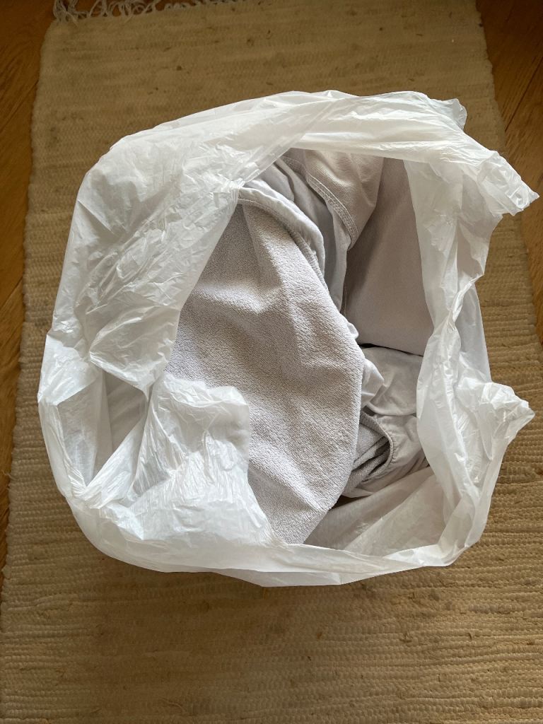 Bag of bedding (cot bed size)