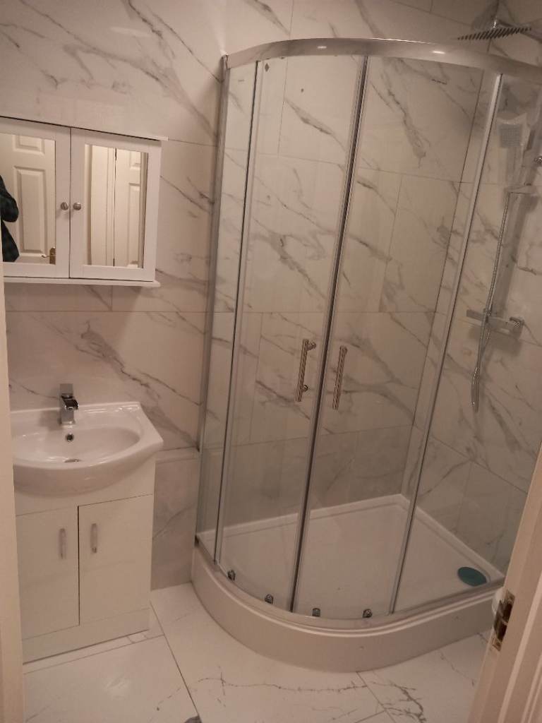 PROFESSIONAL HANDY MAN @ CHEAP COST: Bathroom, Kitchen, Painting and Decorating, Laminate flooring