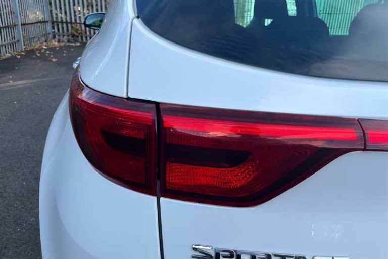 2018 Kia Sportage 1.7 CRDi ISG 2 5dr DCT Auto ESTATE DIESEL Automatic