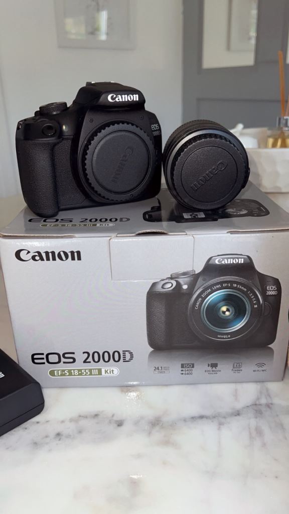 Canon EOS 2000D
