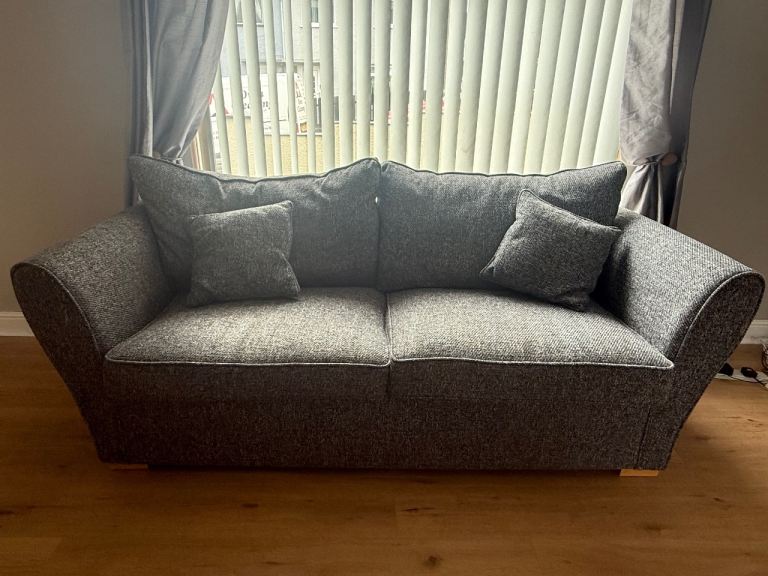 3 and 2 seater DFS sofa 
