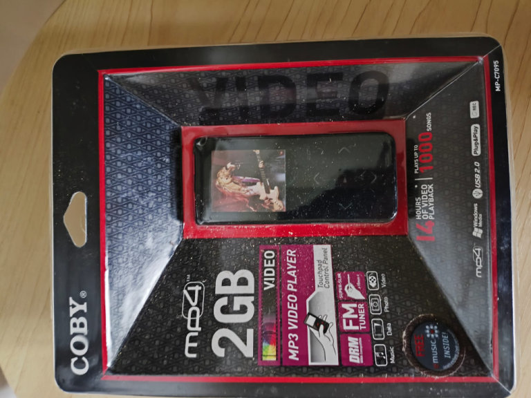 Corby 2GB Mp4 video Mp3 video player