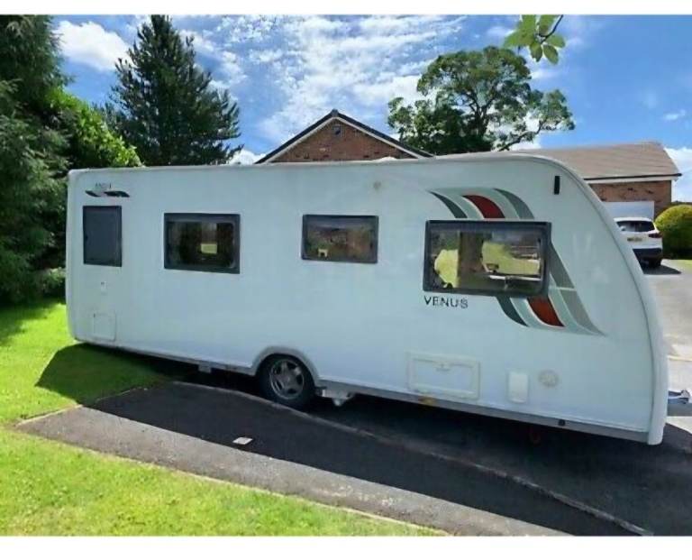 Lunar Venus 550-4 berth 2015