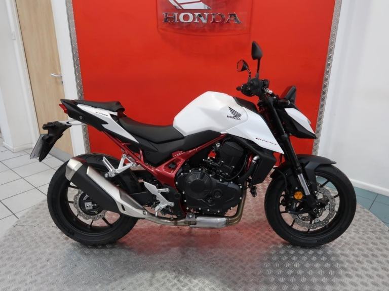 Brand new 2025 Honda CB750 Hornet