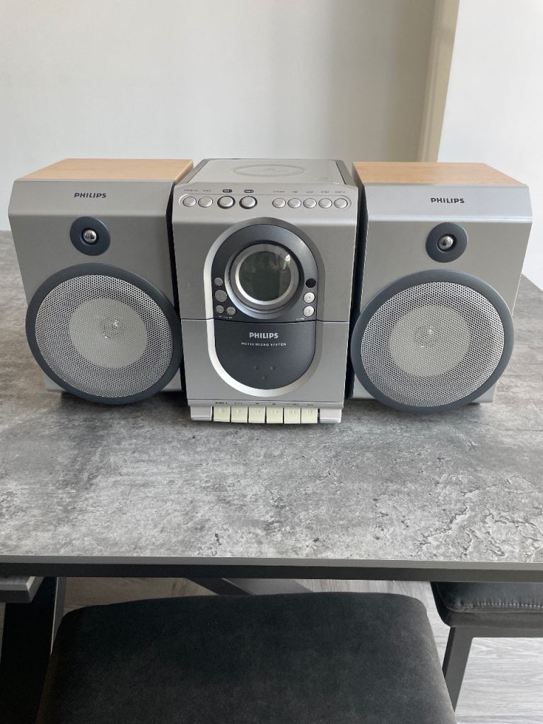 Philips Compact Stereo System – Good Condition