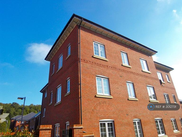 2 bedroom flat in Radcliffe, Manchester, M26 (2 bed) (#3012731)