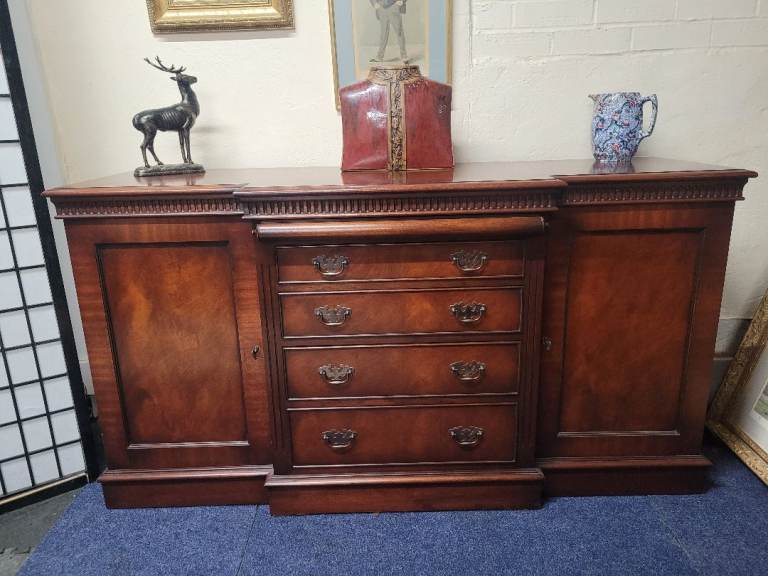 image for Stunning top quality solid mahogany breakfront sideboard 