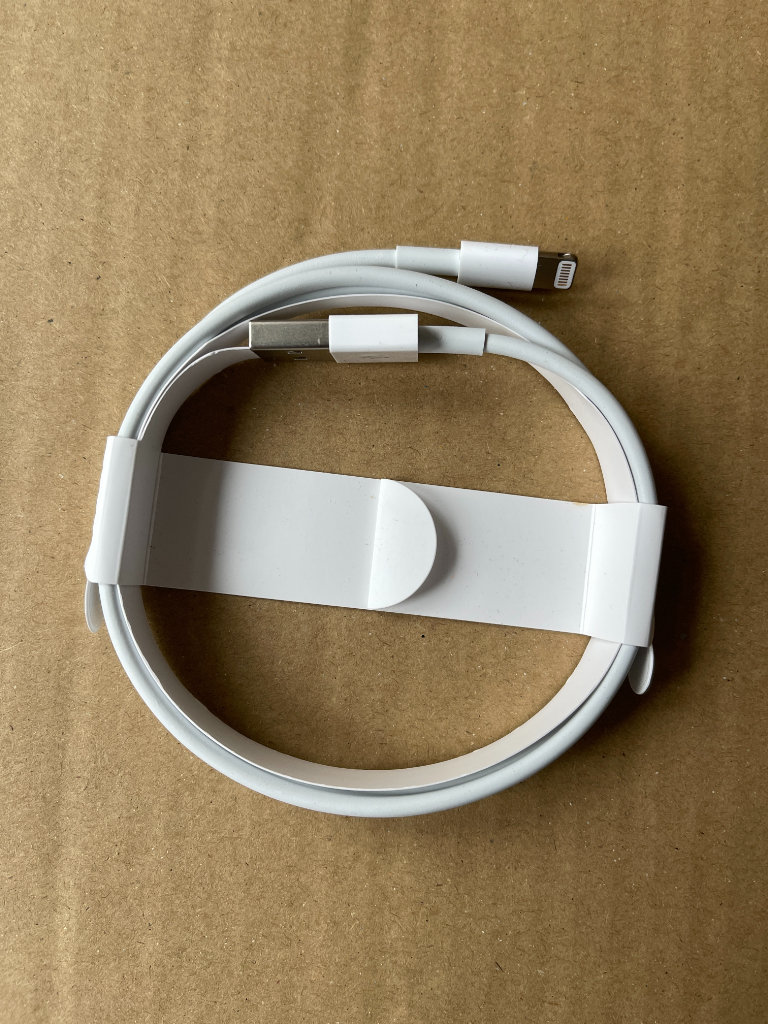 Original Apple charging cable for iPhone/iPad - USB or USB-C to lightning (1m long)