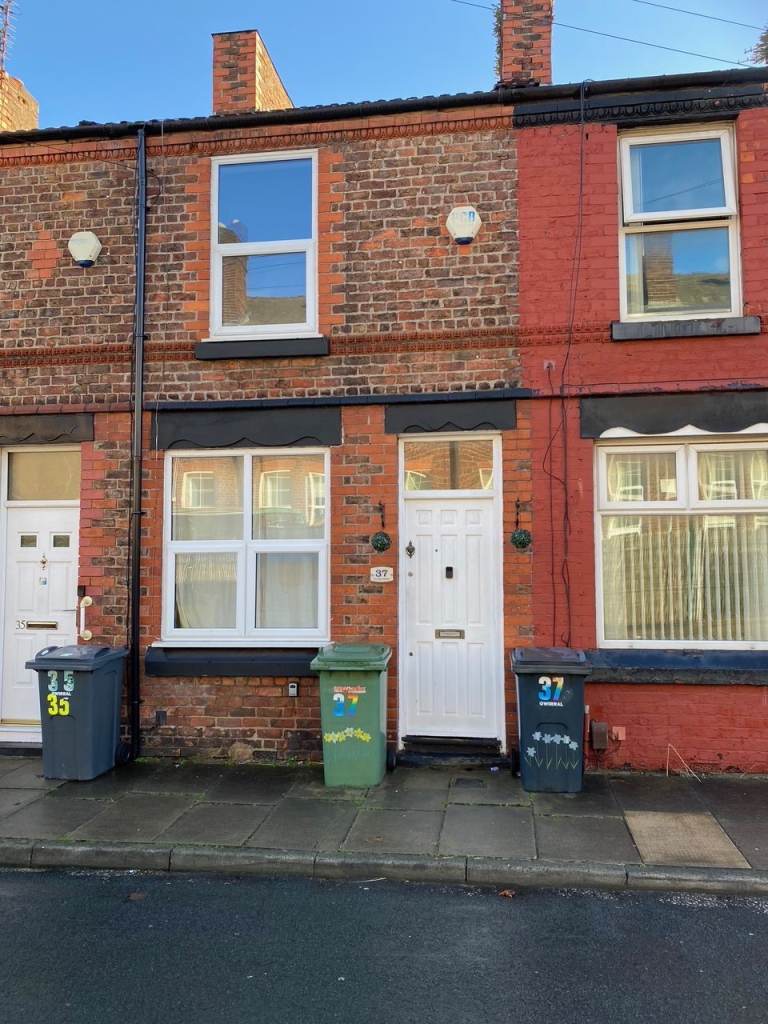 Two bed house to rent, Birkenhead