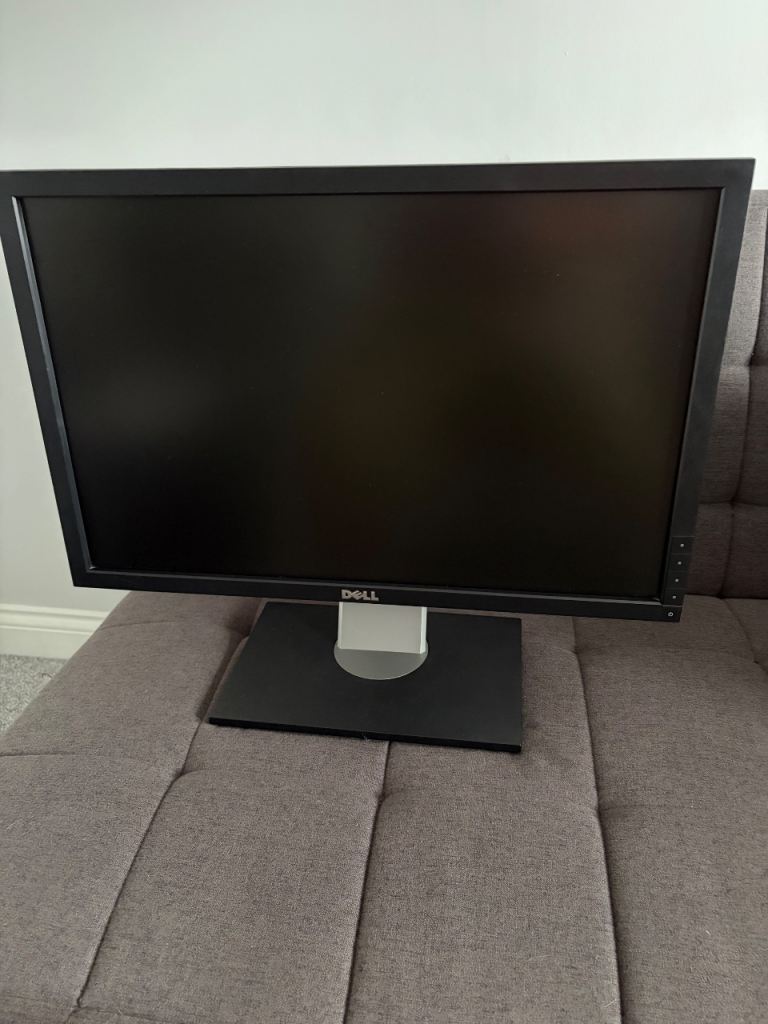 DELL 22” Computer Monitor P2210t