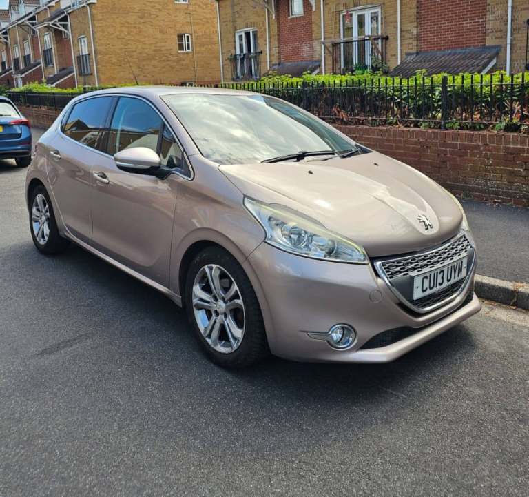 Peugeot, 208, Hatchback, 2013, Manual, 1397 (cc), 5 doors