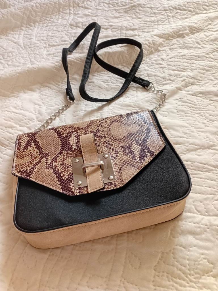 Mock snake skin front handbag