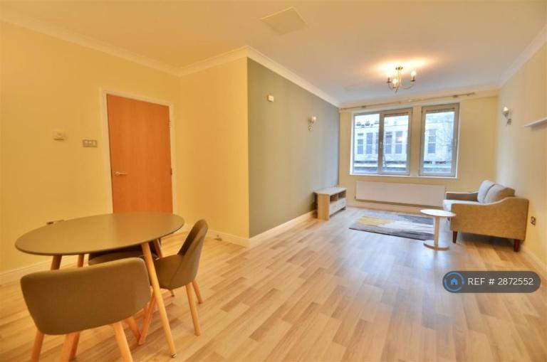 1 bedroom flat in St James Street, Nottingham, NG1 (1 bed) (#2872552)