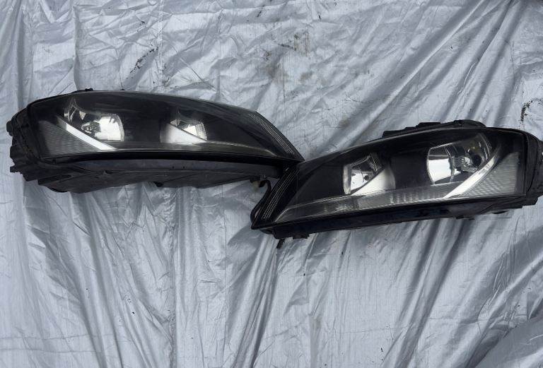 AUDI is A3 8P  (08-12) HEADLIGHT LEFT AND RIGHT SIDE 8p0941003