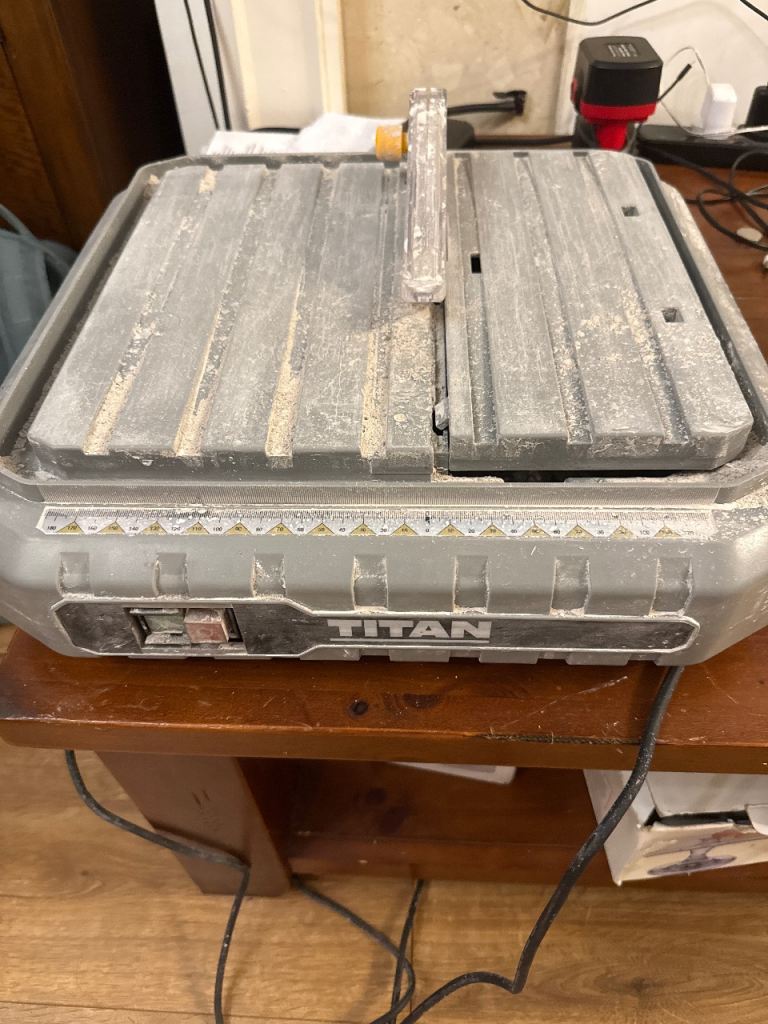 TITAN electric tile cutter