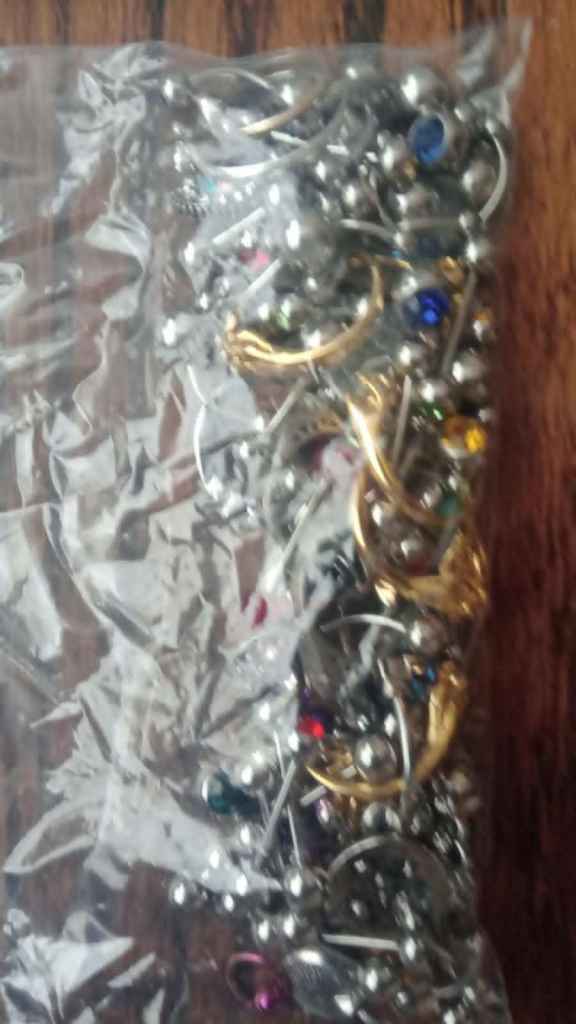 Mixed Bag of Jewellery Items – Good Condition