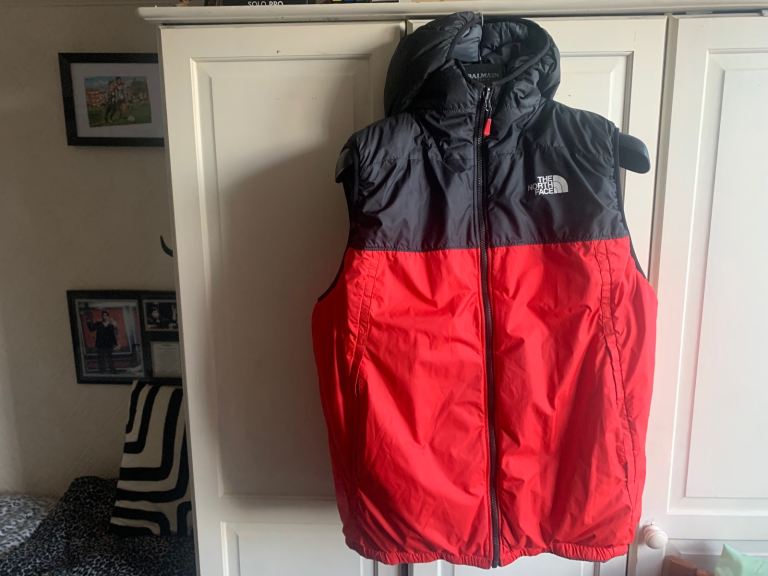 NEW NORTH FACE LARGE REVERSIBLE HOODED GILET,100% GENUINE BOUGHT DIRECT FROM NORTH
