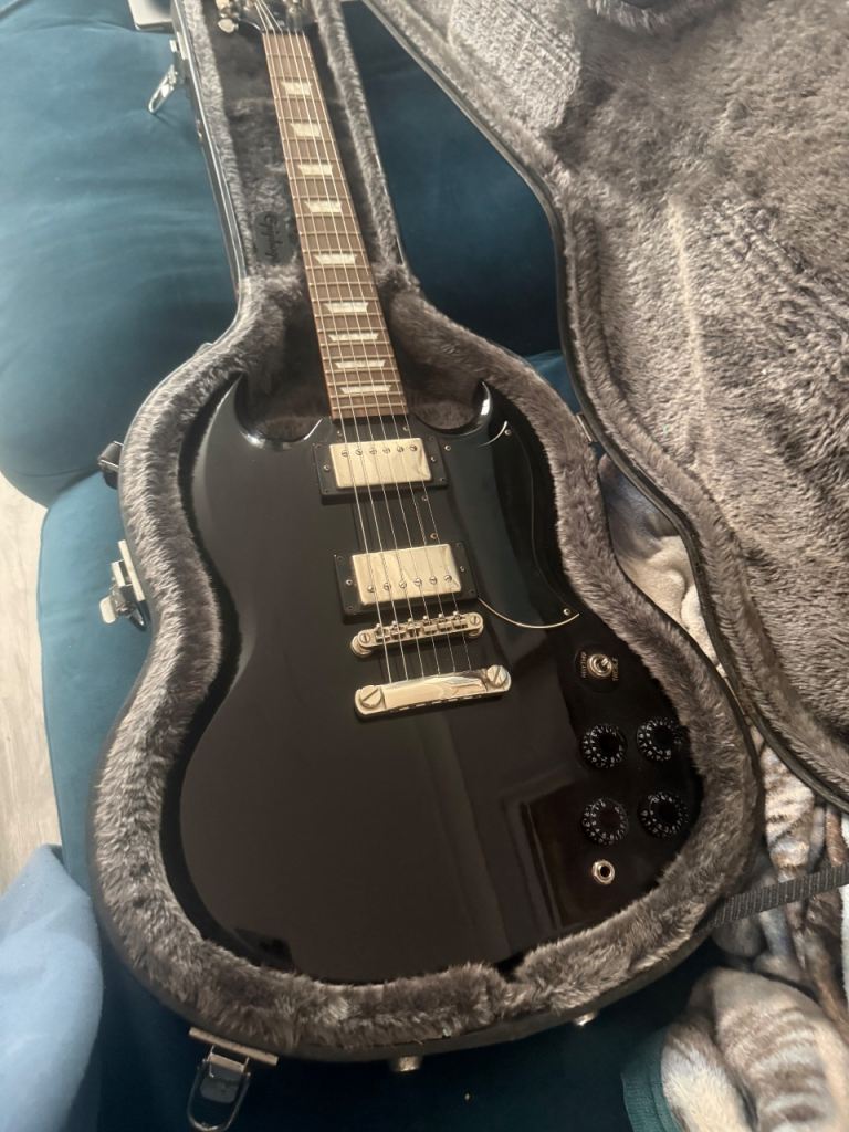 Black SG Epiphone Electric Guitar with Hard Case – Black, Fair Condition