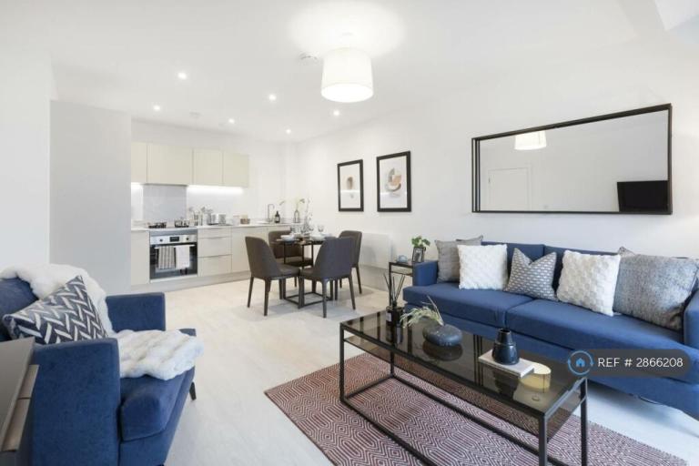 1 bedroom flat in Burrell House, Watford, WD24 (1 bed) (#2866208)