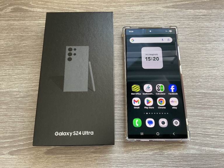 SAMSUNG GALAXY S24 ULTRA BLACK MINT CONDITION  LIKE BRAND NEW UNLOCKED  12GB RAM 256GB  WITH CASE 