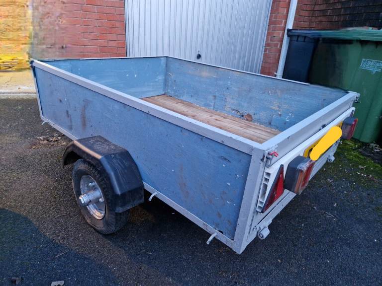 TRAILER. For Sale. 150cm x 110cm (5ft x 3ft8")