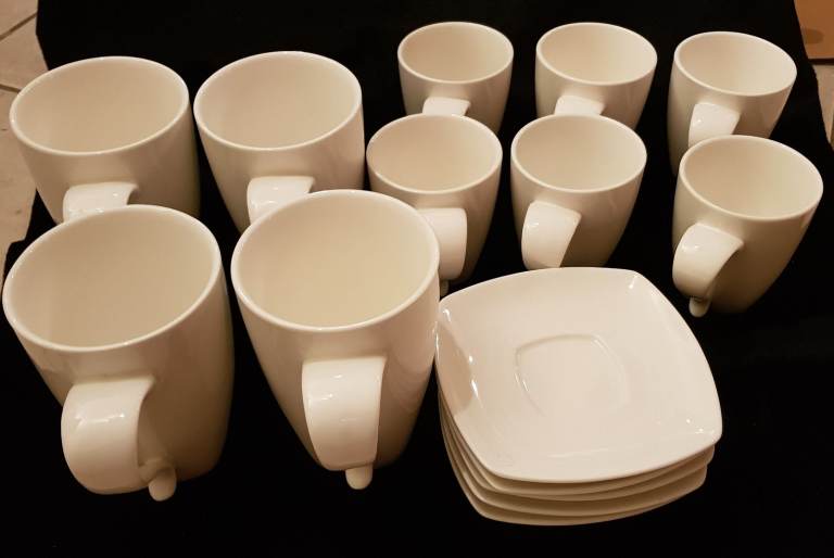 image for Pausa Cups & Saucers