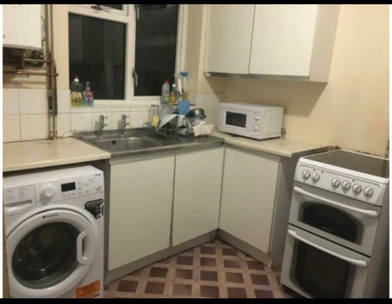 Single room to rent in shared house 
