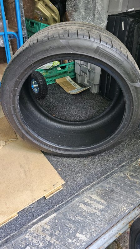 Pirelli P zero 285 35 20 PZ4 tread 4mm delivery for extra