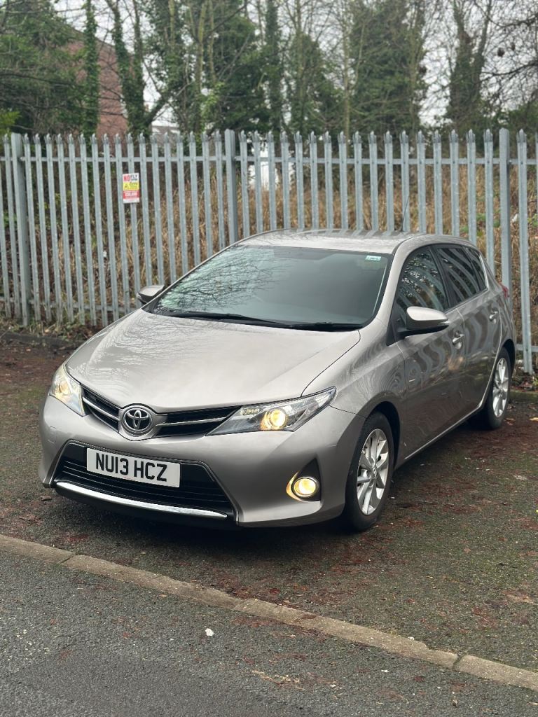 Toyota, AURIS, Hatchback, 2013, Manual, 1329 (cc), 5 doors