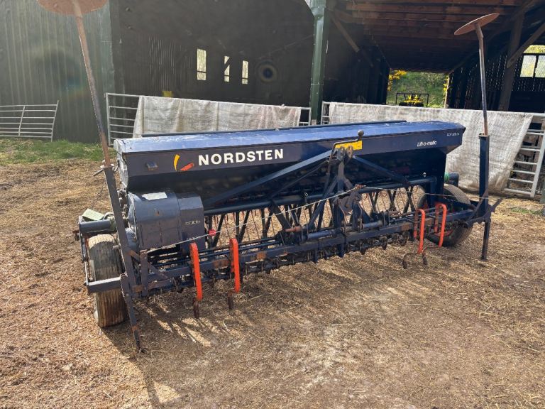 Nordsten seed drill 