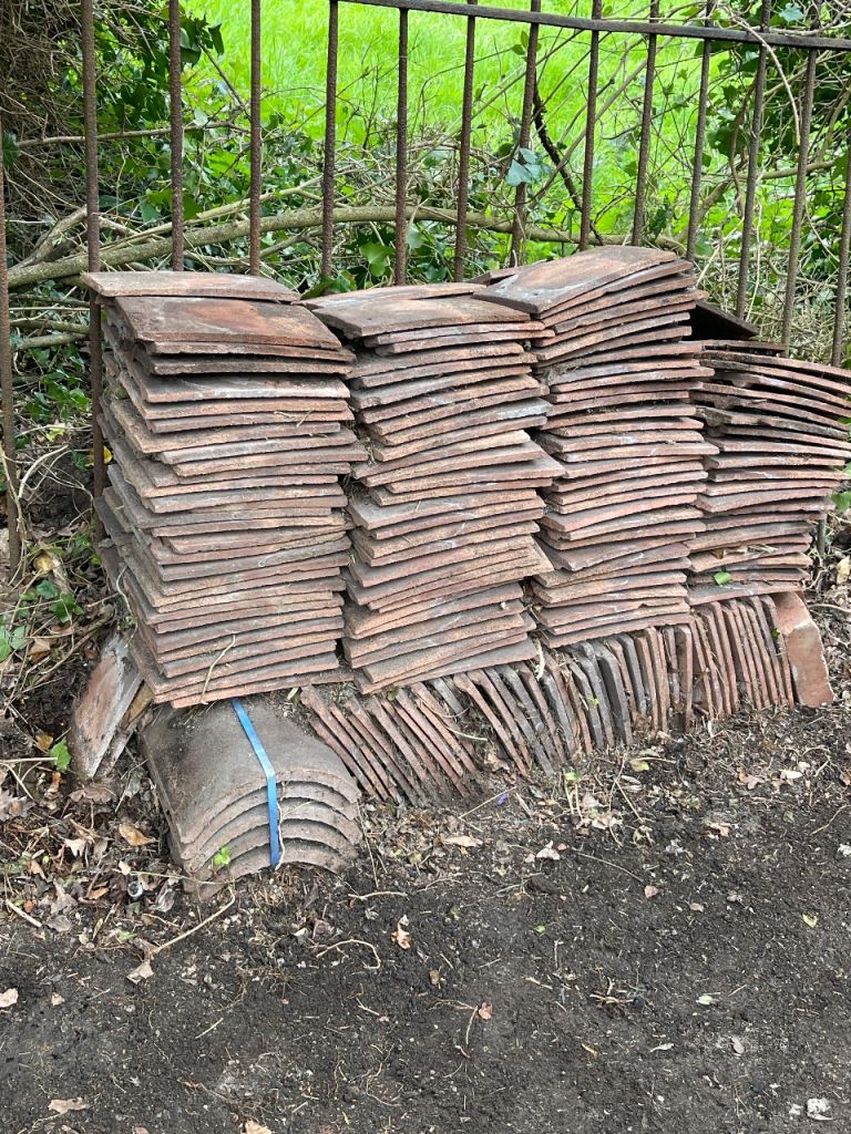 Reclaimed Clay Roof Tiles – Around 200 Available